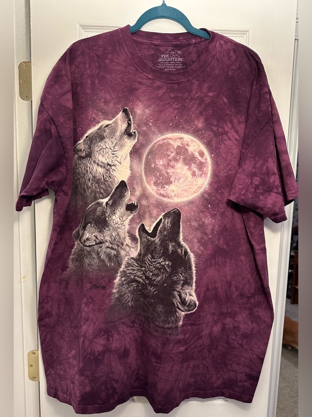 💜🔥💜 NWOT 3XL, The Mountain T-shirt Wolves Howling, Purple 2007 by Antonia Neshev